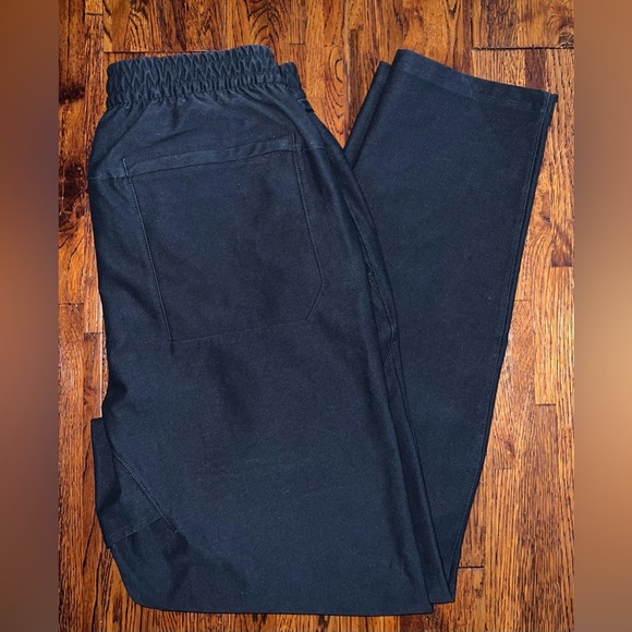 LULULEMON Utilitech Pull-On Classic-Fit Pant 30" in Black Size Medium - Picture 10 of 10